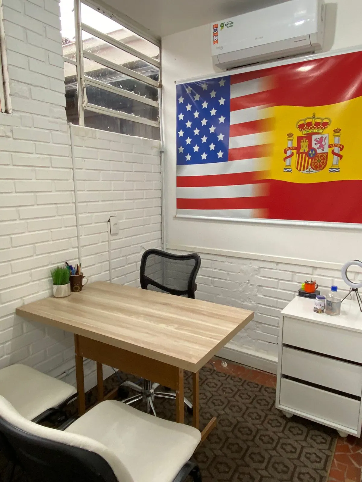 Sala individual da teacher Luiza na School House