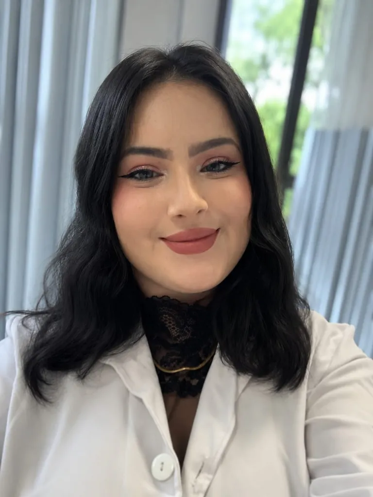 Isabella, teacher da School House Idiomas
